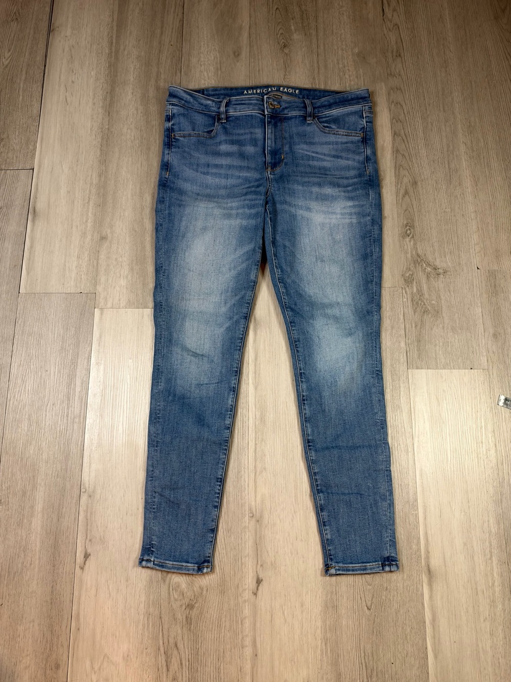 American Eagle Next Level Stretch Jegging Blue Denim Jeans Mid Rise Size 14 Reg.